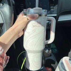 Rose quarts Stanley cup 40 ounces